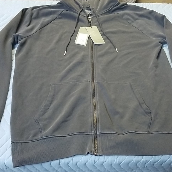 Men's Sweater - Picture 6 of 6